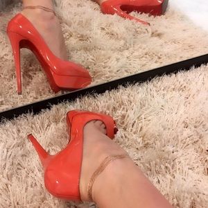 Christian Louboutin heels 38 euro